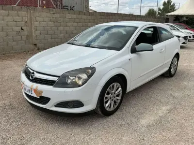 Usado Opel Astra GTC Cosmo 99 CV (72 kW) 2008 Utilitario