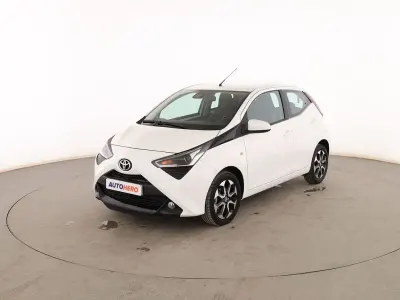 Usado Toyota Aygo Play 72 CV (52 kW) 2021 Blanco Utilitario