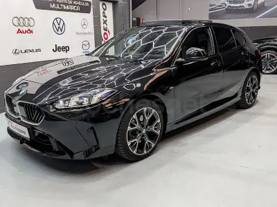 Usado BMW 118 Comfort Edition 150 CV (110 kW) 2025 Negro Utilitario