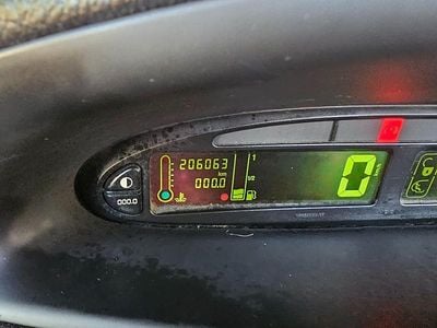 Usado Citroën Xsara Picasso 110 CV (80 kW) 2007 Marrón Monovolumen