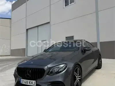 Usado Mercedes E220 194 CV (142 kW) 2018 Gris / plata Coupe