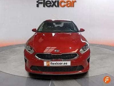 Begagnad Kia Ceed 140 HK (102 kW) 2020 Röd Halvkombi