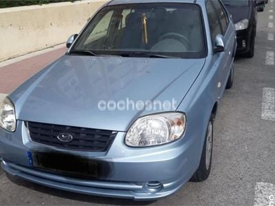 Usado Hyundai Accent 81 CV (59 kW) 2005 Azul Berlina