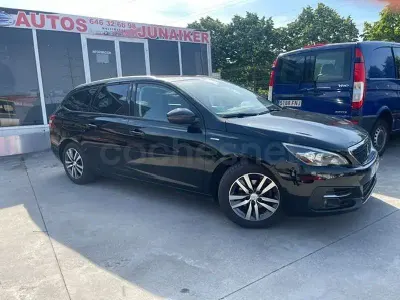 Usado Peugeot 308 SW Style 130 CV (95 kW) 2021 Negro Familiar