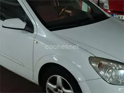 Usado Opel Astra Enjoy 100 CV (73 kW) 2008 Blanco Berlina