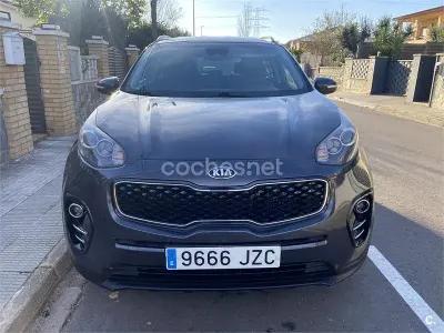 Usado Kia Sportage 115 CV (84 kW) 2017 Gris / plata SUV