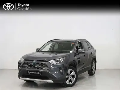 Käytetty Toyota RAV4 Luxury 222 HP (163 kW) 2019 Katumaasturi