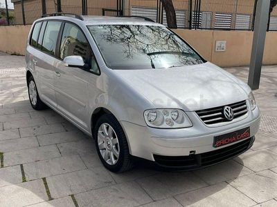 Usado VW Touran Advance 105 CV (77 kW) 2005 Gris / plata Monovolumen