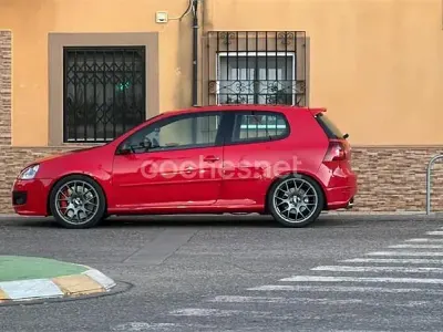 Usado VW Golf VI GTI 200 CV (147 kW) 2008 Rojo Utilitario