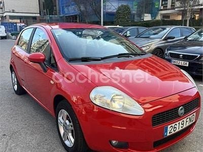 Usado Fiat Grande Punto Active 77 CV (56 kW) 2007 Rojo Utilitario