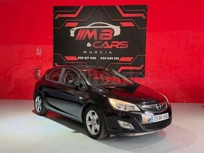 Usado Opel Astra Cosmo 110 CV (80 kW) 2010 Negro Berlina