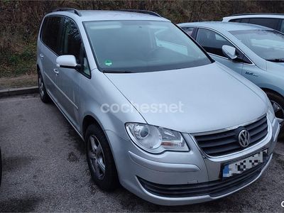 Gris / plata Usado 2008 VW Touran Advance Monovolumen | 7200 € (Un poco caro)