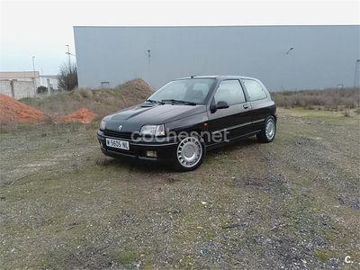 Usado Renault Clio 137 CV (100 kW) 1991 Negro Utilitario