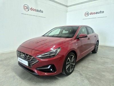 Usado Hyundai i30 136 HP (100 kW) 2021 Vermelho Sedan