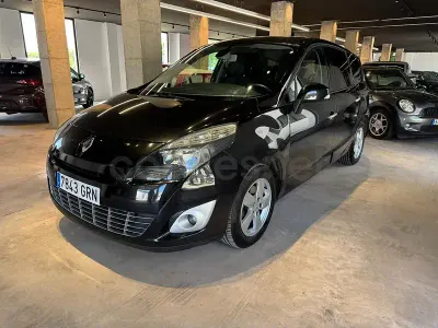 Usado Renault Grand Scénic Dynamique 130 CV (95 kW) 2010 Negro Monovolumen