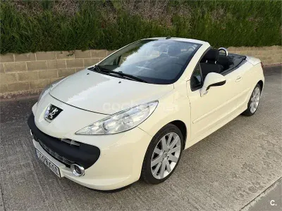Usado Peugeot 207 CC Sport 110 CV (80 kW) 2008 Blanco Descapotable
