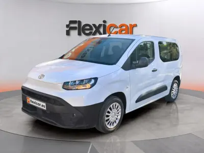 Usado Toyota Proace Verso Active 131 CV (96 kW) 2024 Negro Familiar