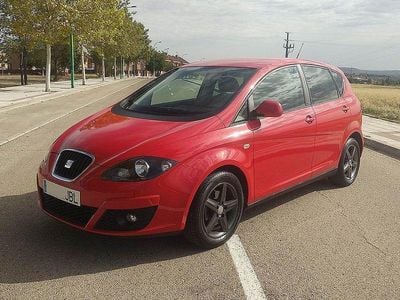 Usado Seat Altea Ecomotive 105 CV (77 kW) 2014 Rojo Monovolumen