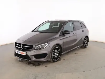 Usado Mercedes B200 AMG line 136 CV (100 kW) 2018 Gris Monovolumen