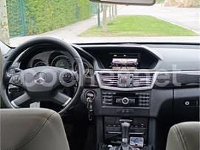 Usado Mercedes E220 170 CV (125 kW) 2009 Azul Familiar