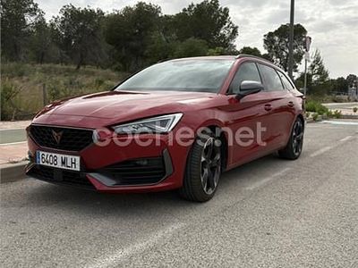 Używany Cupra Leon 150 KM (110 kW) 2023 Czerwony Kombi