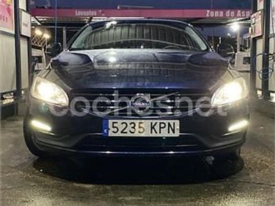 Azul Usado 2018 Volvo V60 Momentum Familiar | 24.000 €