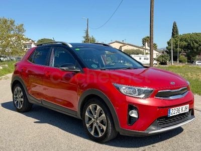 Usado Kia Stonic 110 HP (80 kW) 2018 Vermelho SUV