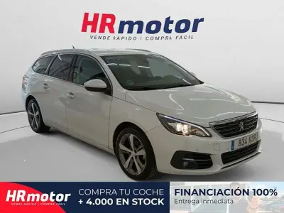 Używany Peugeot 308 SW Allure 130 KM (95 kW) 2018 Biały Kombi