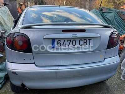 Usado Renault Mégane Coupé Sportway 105 CV (77 kW) 2002 Gris / plata Coupe