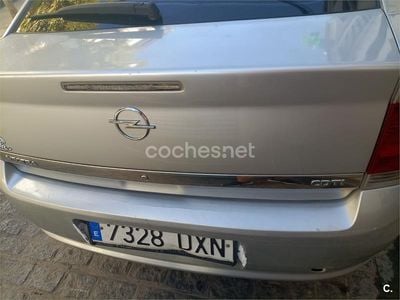 Usado Opel Vectra Elegance 100 CV (73 kW) 2006 Gris / plata Berlina