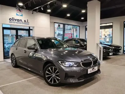 Usado BMW 318 Comfort Edition 150 CV (110 kW) 2022 Gris Familiar