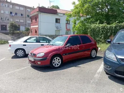 Usado Citroën Saxo 75 CV (55 kW) 2001 Rojo Utilitario