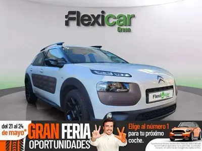 Usado Citroën C4 Cactus Feel 110 CV (80 kW) 2018 Blanco Utilitario