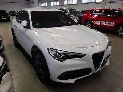 Usado Alfa Romeo Stelvio Sprint 160 CV (117 kW) 2022 Blanco SUV