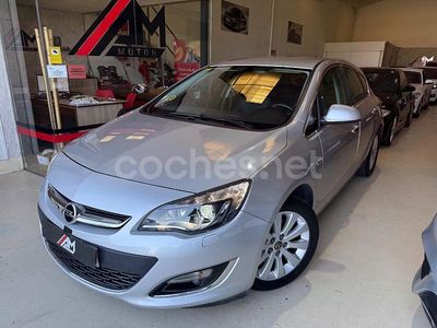 Gris / plata Usado 2013 Opel Astra Excellence Berlina | 10.900 € (Caro)