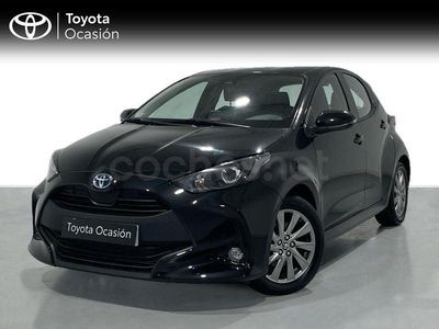 Usado Toyota Yaris Hybrid Active 116 CV (85 kW) 2024 Negro Berlina