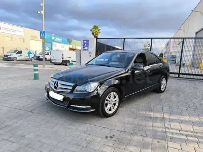 Usado Mercedes C220 Avantgarde 170 CV (125 kW) 2013 Negro Berlina
