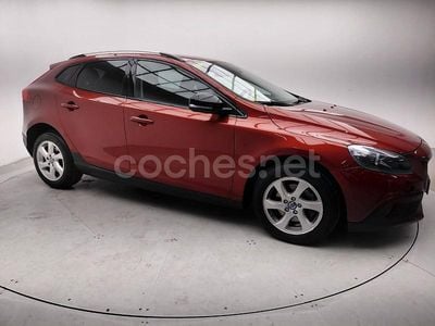Granate Usado 2014 Volvo V40 CC Momentum Familiar | 14.500 € (Precio justo)