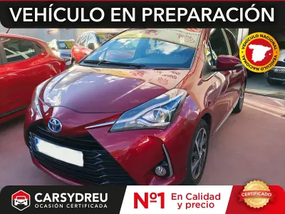 Usado Toyota Yaris Hybrid Advance 100 CV (73 kW) 2018 Rojo Berlina