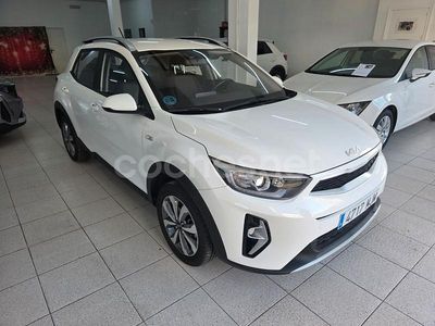 Usado Kia Stonic 84 CV (61 kW) 2023 Blanco SUV