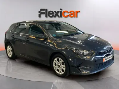 Usado Kia Ceed 136 CV (100 kW) 2023 Gris Utilitario