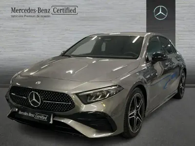 Usado Mercedes A200 150 CV (110 kW) 2025 Gris / plata Berlina