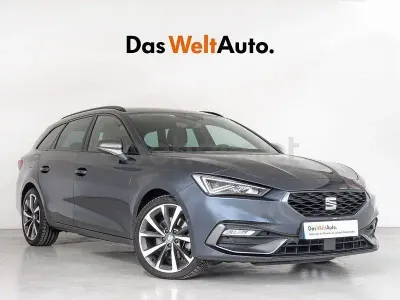 Usado Seat Leon FR 150 CV (110 kW) 2021 Gris Familiar