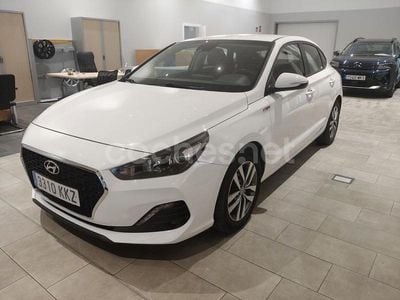 Usado Hyundai i30 120 CV (88 kW) 2018 Blanco Berlina