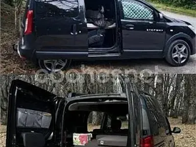 Usado Dacia Dokker Comfort 95 HP (69 kW) 2020 Preto Monovolume