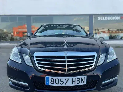 Usado Mercedes E350 Avantgarde 265 CV (194 kW) 2012 Azul Berlina
