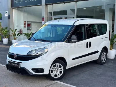 Usado Fiat Doblò Easy 90 CV (66 kW) 2017 Blanco Monovolumen