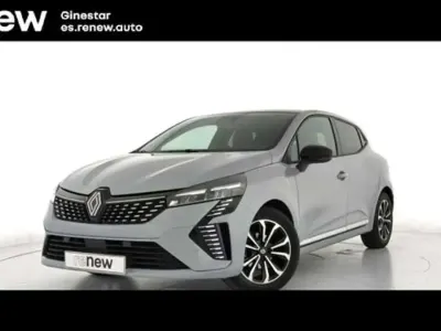 Usado Renault Clio Techno 101 CV (74 kW) 2025 Gris Utilitario