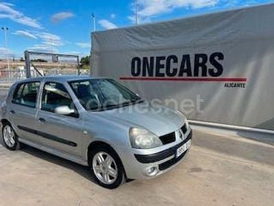 Gris / plata Usado 2005 Renault Clio II Extreme Berlina | 4350 € (Un poco caro)