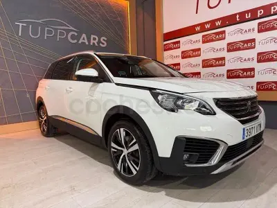 Usado Peugeot 5008 Allure 130 HP (95 kW) 2019 Branco SUV
